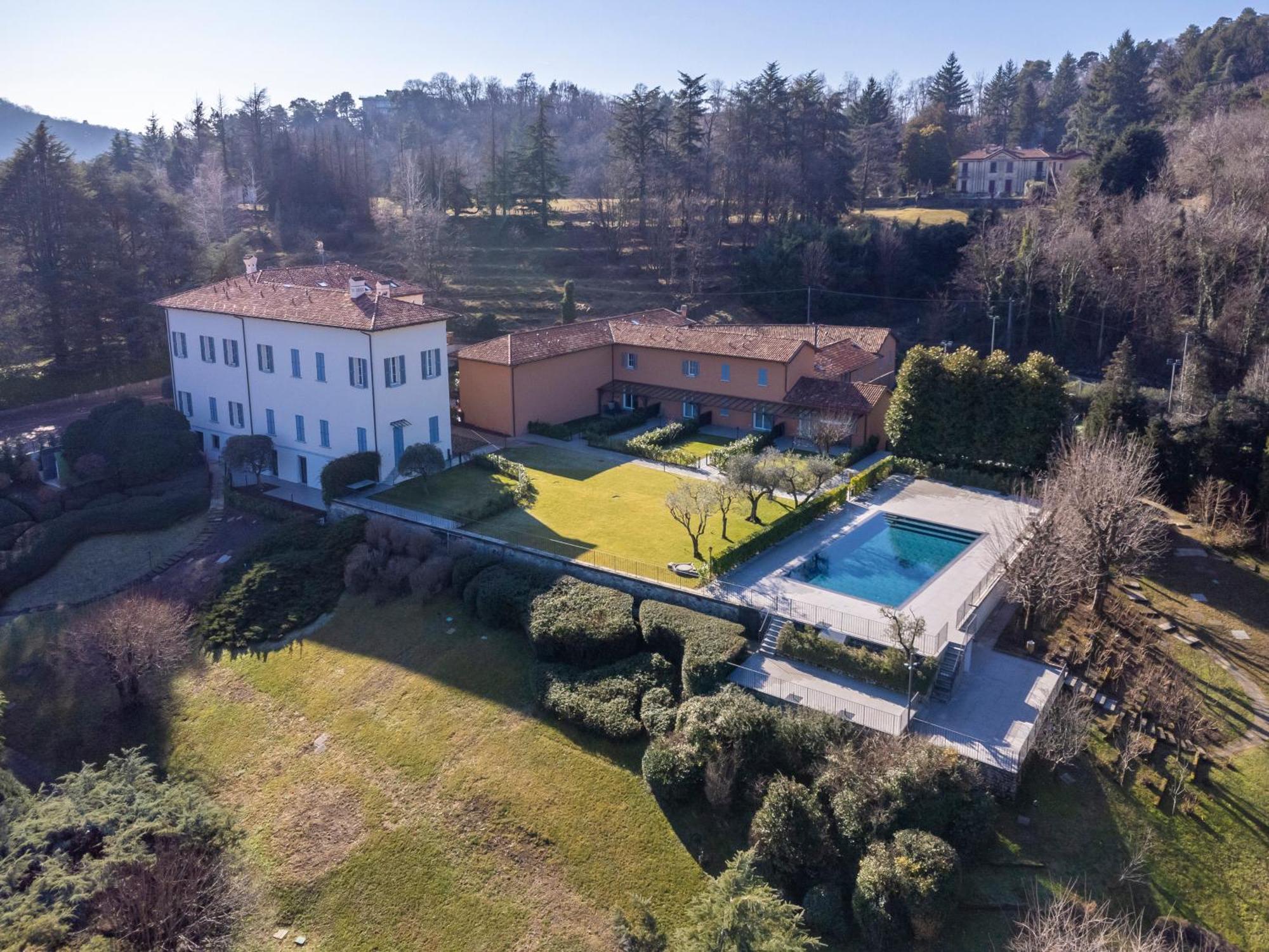 Alex'S Luxury Lake View Apt Pool And Tennis Como Bagian luar foto